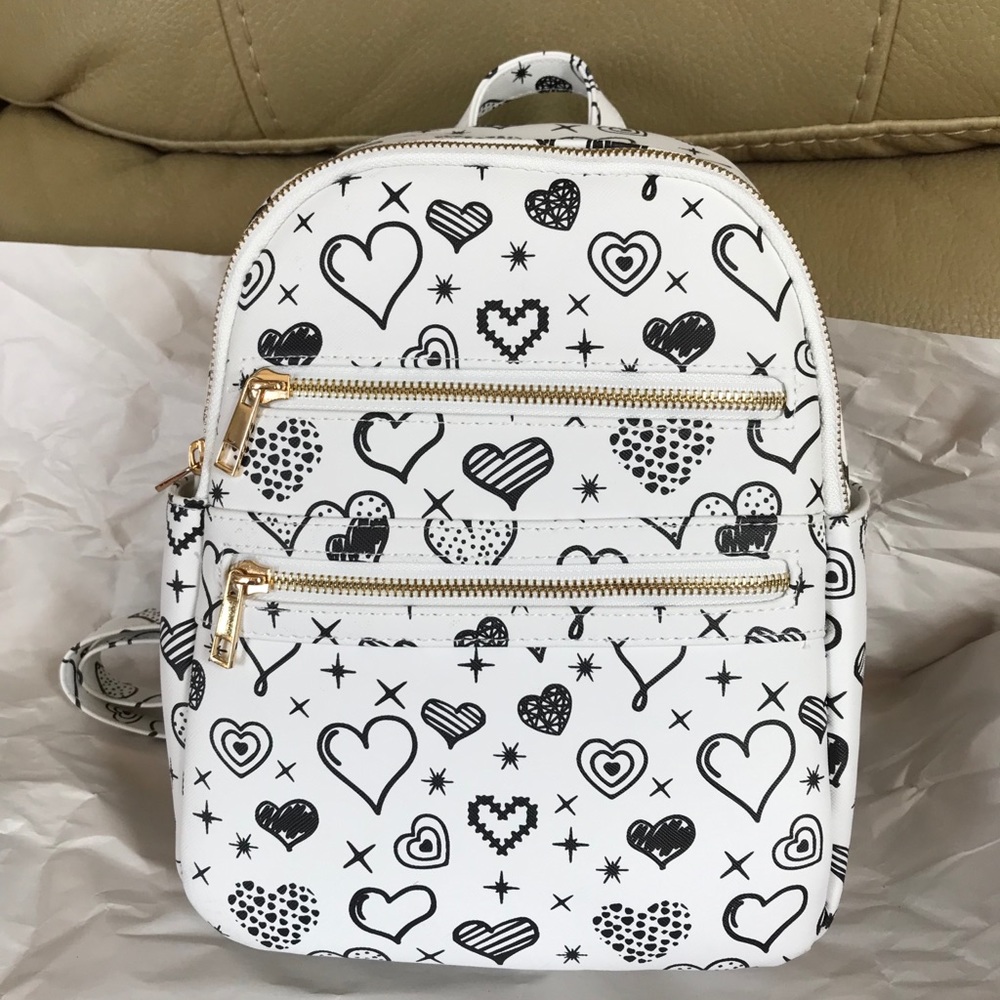 NWT Under1sky Heart Backpack